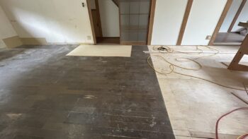 佐賀県唐津市肥前町 床 ベニヤ張り工事